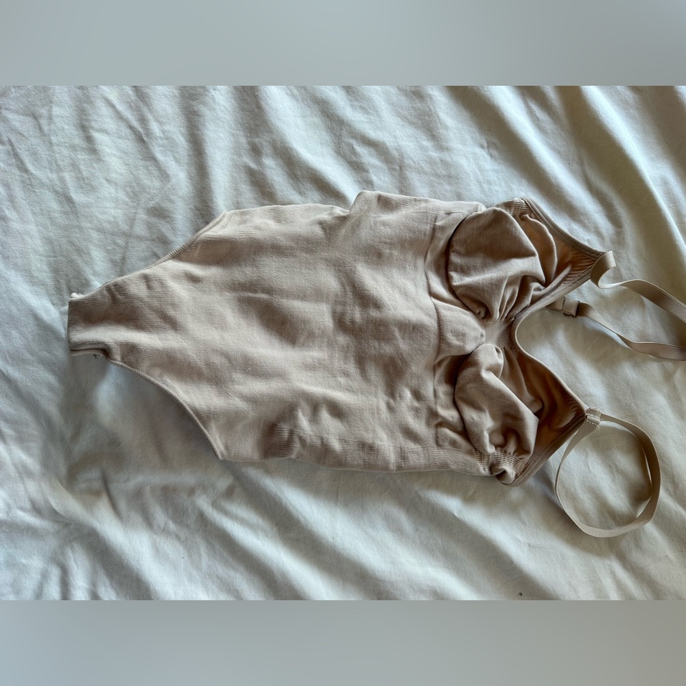 NWOT | SKIMS SCULPTING THONG BODYSUIT | OCHRE  S/M